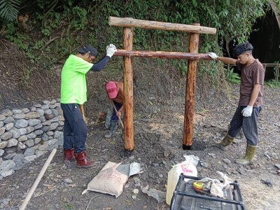 宜蘭縣大同鄉觀生休閒產業發展協會參與社區林業計畫協同部落居民共同改造環境 (1)